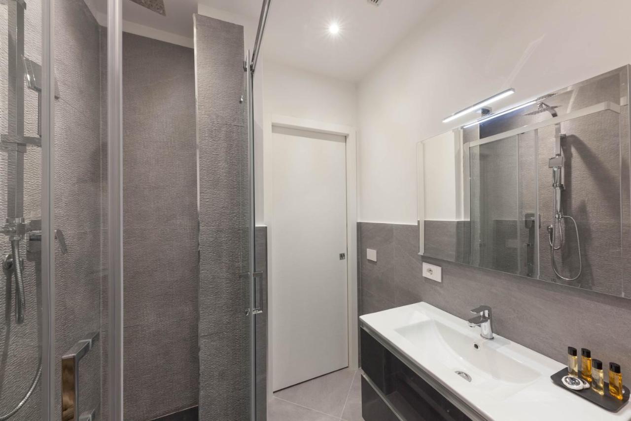 Teseo Apartments & Relax เจนัว ภายนอก รูปภาพ